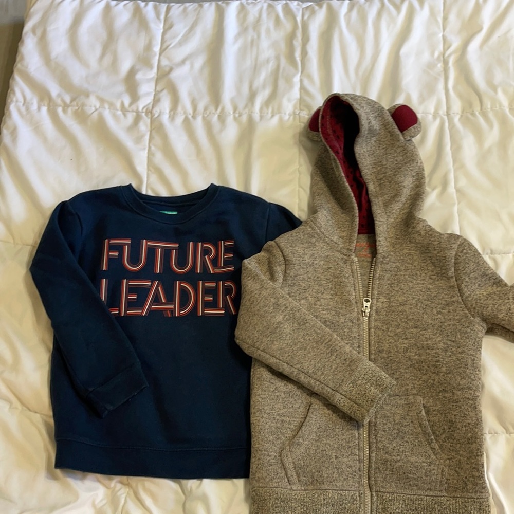 Bundle of 2 toddler sweaters